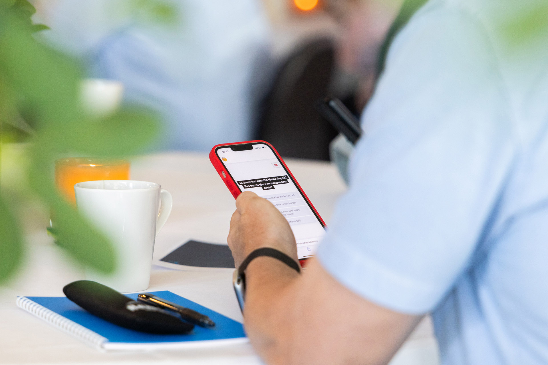 illustration photo of phone on a desk